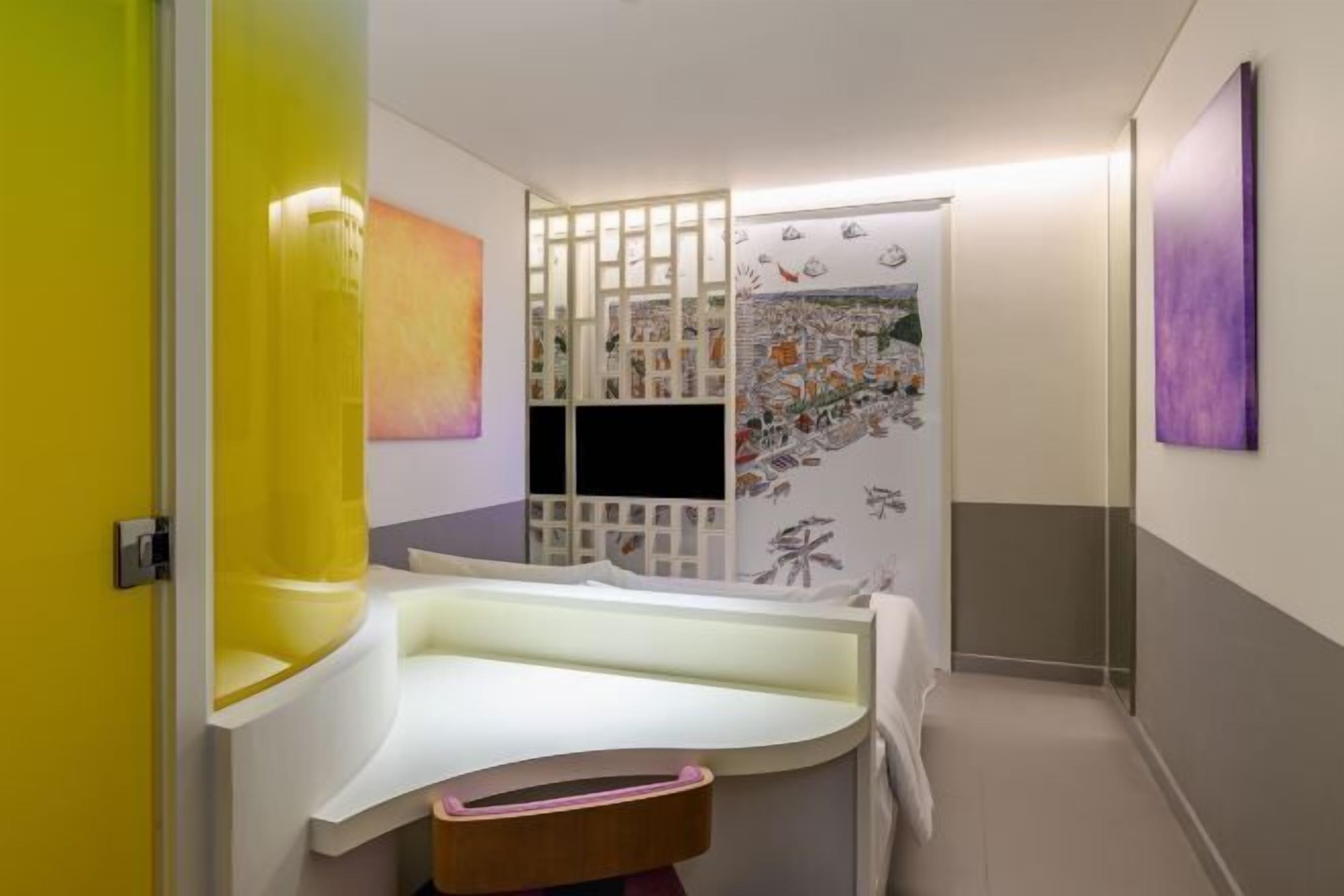 Premium bedding, Select Comfort beds, in-room safe, desk