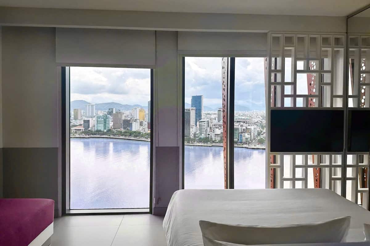 Signature Wink Family Riverside | Ropa de cama de alta calidad, edredón, camas Select Comfort y minibar