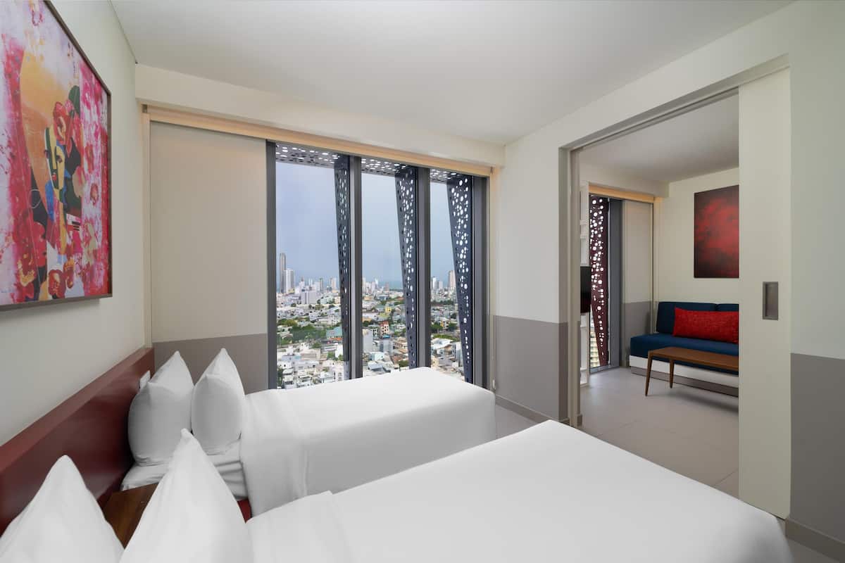 Luxury Suite, 2 Single Beds, City View
