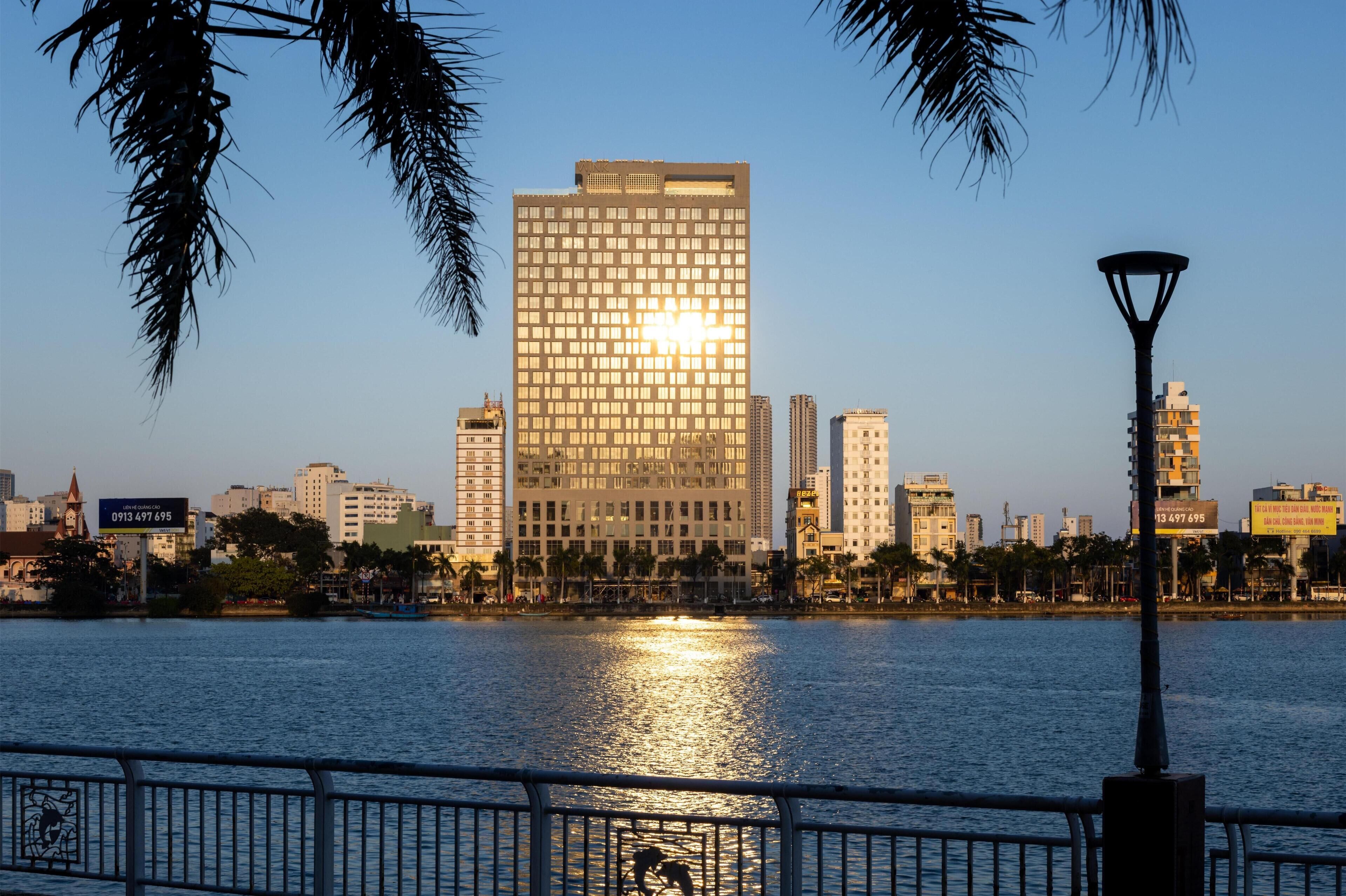 المنشأة من الخارج