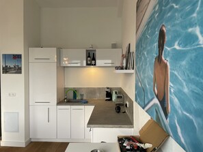 Fridge, dishwasher, coffee/tea maker, electric kettle