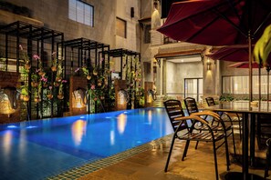 3 outdoor pools, pool umbrellas, sun loungers - Grange Boutique Siem Reap (Siem Reap)