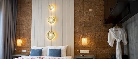 Habitación junior | Ropa de cama hipoalergénica, minibar, caja fuerte