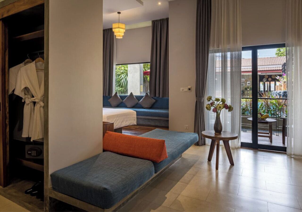 Executive Room | Hypo-allergenic bedding, minibar, in-room safe, individually decorated