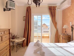 5 slaapkamers, een strijkplank/strijkijzer, gratis wifi, beddengoed