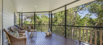 TREETOP RETREAT, TOP NOTCH