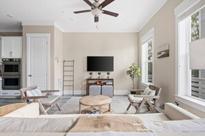 3 عدّة غرف نوم ومكتب ومكواة/لوح كي وواي فاي