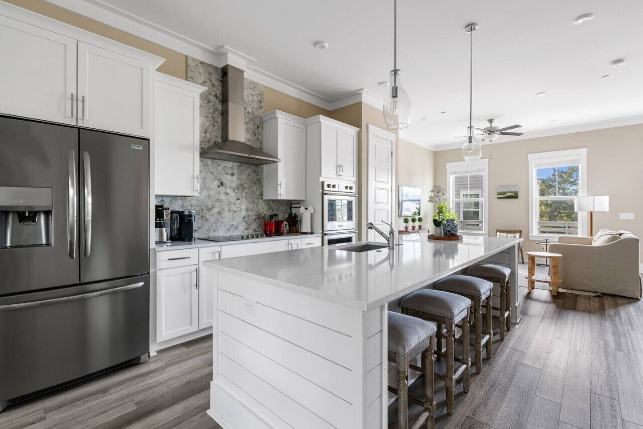 Coffee/tea maker, cookware/dishes/utensils