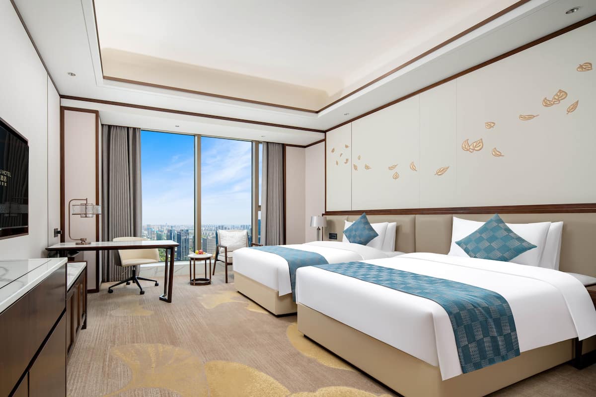 Kamar Twin Kota | Seprai premium, selimut bulu angsa, brankas, dan meja kerja
