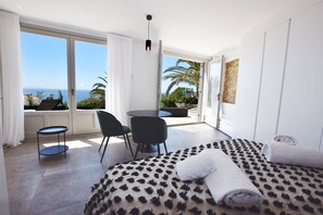 5 bedrooms, iron/ironing board, free WiFi, bed sheets