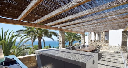 Atemberaubende neu renovierte Villa mit Blick auf Playa de los Alemanes. 10 PERSONEN