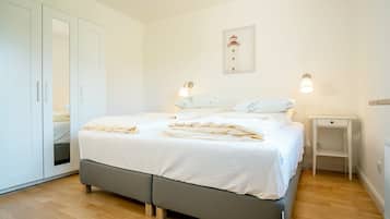 3 bedrooms, iron/ironing board, free WiFi