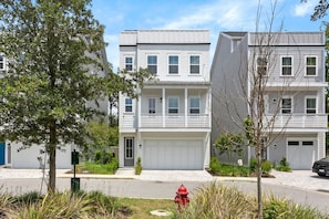 Exterior - Bridge View Double - Two Luxury Homes - Sleeps 16 (Mount Pleasant)