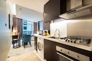 Fridge, microwave, oven, coffee/tea maker