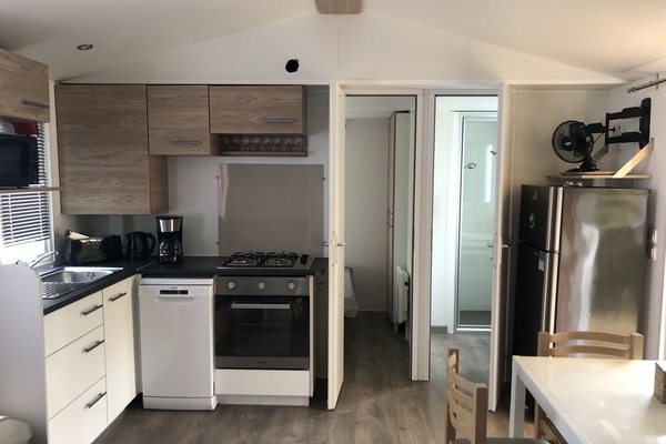 KĂŒhlschrank, Mikrowelle, Ofen, Herdplatte