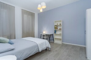 2 quartos, acesso à internet, roupa de cama
