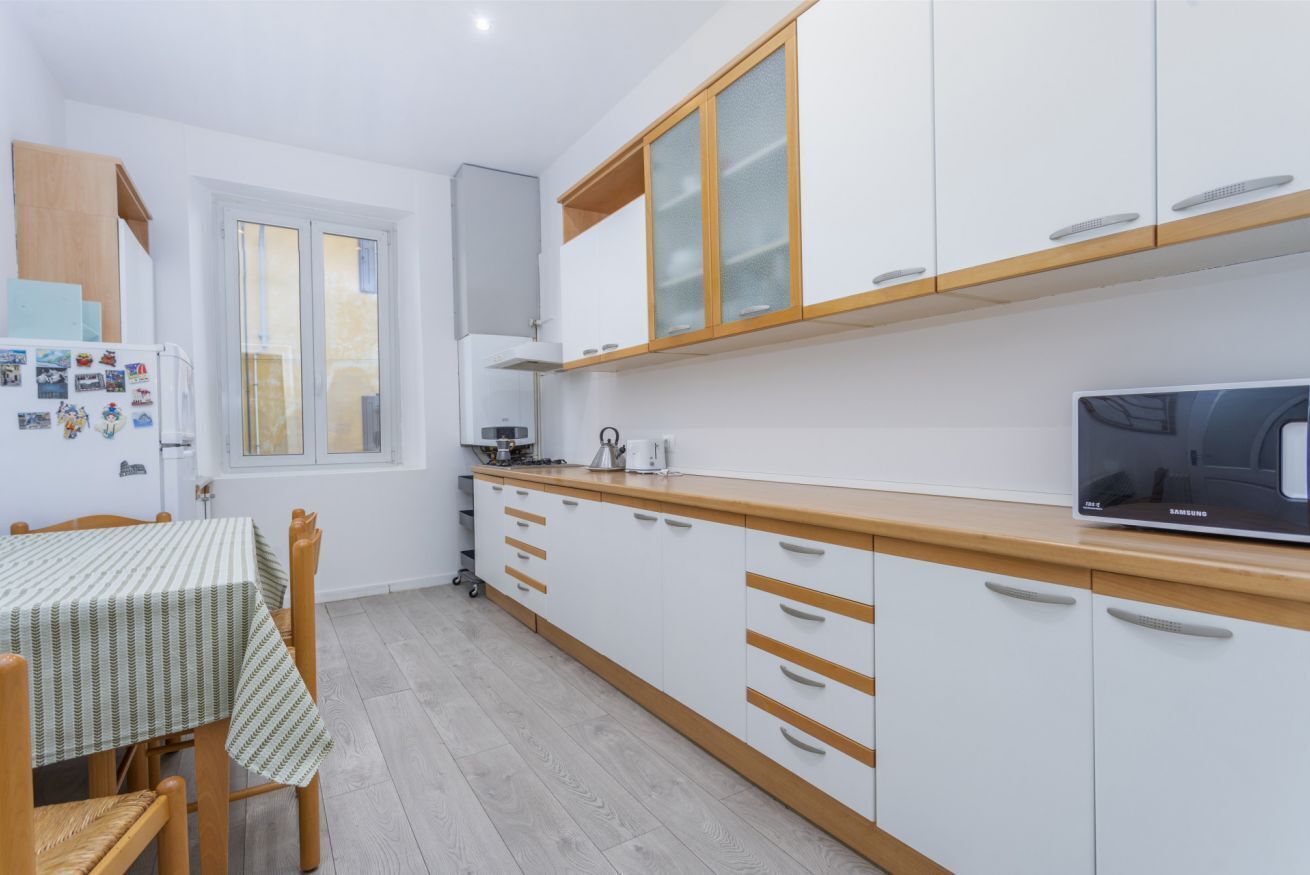 Refrigerador, microondas, parrilla de estufa y tostadora 