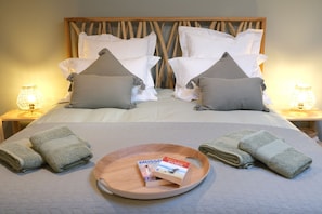 5 bedrooms, iron/ironing board, free WiFi, bed sheets