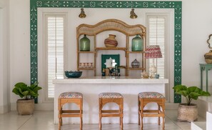 4 bedrooms - Breathtaking Villa In 02 Acres Of Tropical Walled-in Gardens (Unawatuna)