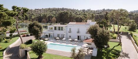 Seasonal outdoor pool