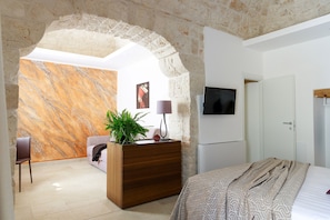 Premium bedding, memory-foam beds, minibar, in-room safe - TENUTA GENTILE RESORT & SPA (Cassano delle Murge)