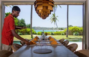 Villa | 7 bedrooms - Modern Beach Villa With Roof Garden (Talalla)