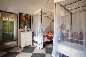 Villa - Lovely Lakeside Villa With Large Pool Poolside Dining (Koggala)