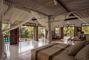Villa - Lovely Lakeside Villa With Large Pool Poolside Dining (Koggala)