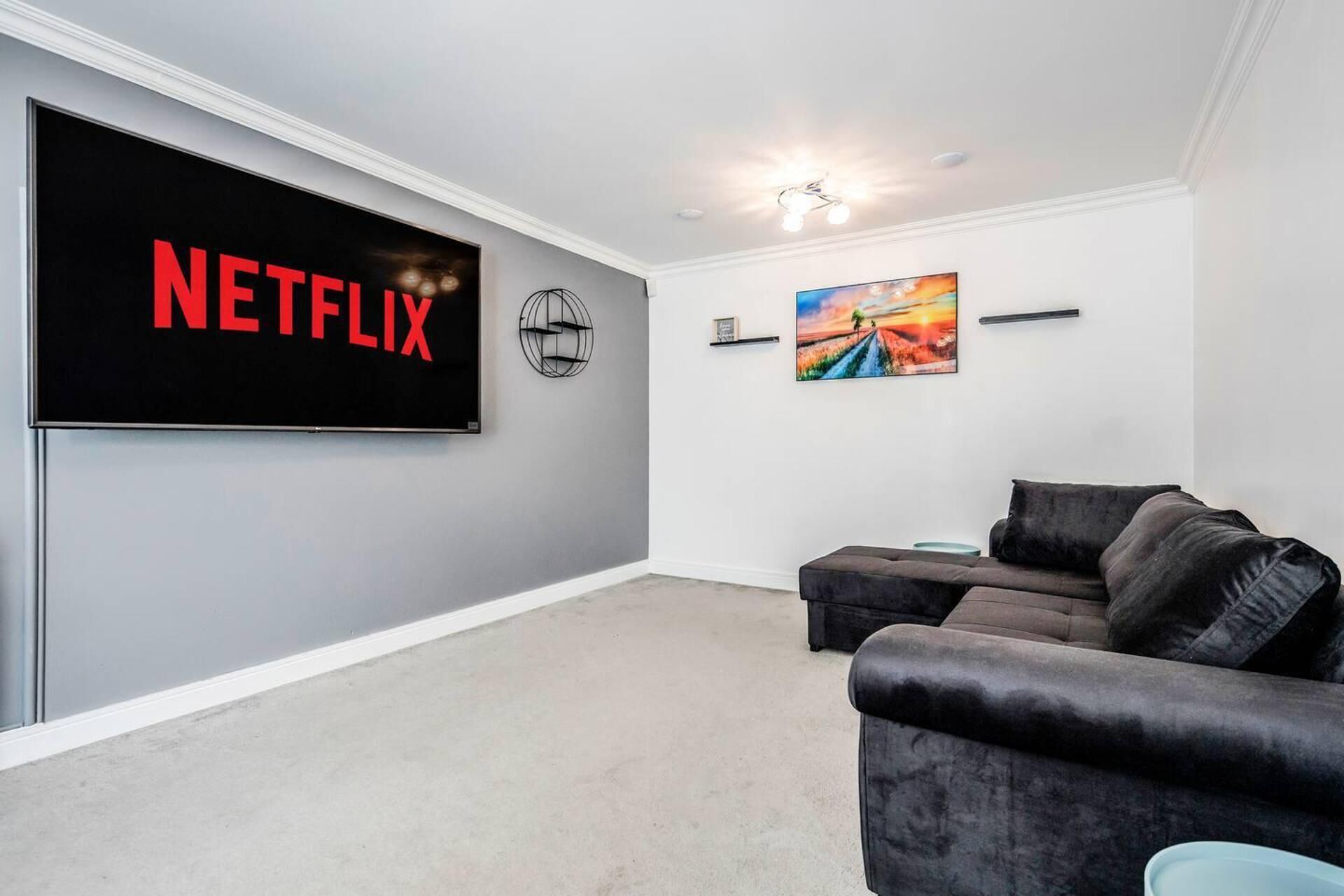 House | Living room | Flat-screen TV