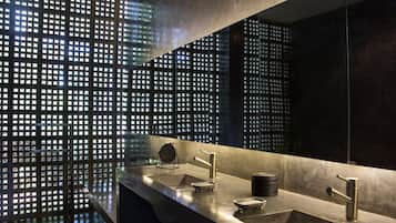 Villa | 5 bedrooms, Internet