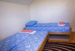 2 chambres, Wi-Fi gratuit, draps fournis