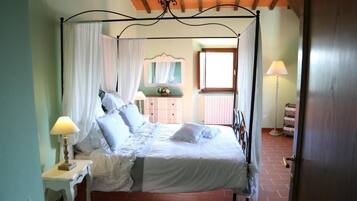 1 chambre, fer et planche Ă repasser, Wi-Fi gratuit, draps fournis