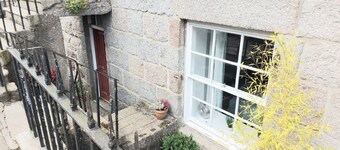 Granite Getaways - The Terrace Below