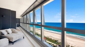 Interior - Jewel Broadbeach Luxury Apartment - CoastHM (Surfers Paradise)