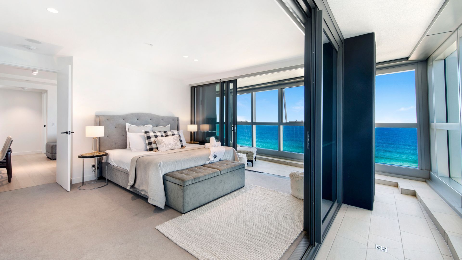 2 室のベッドルーム、アイロン / アイロン台、WiFi (無料)、ベッドシーツ