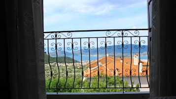 Basic Τετράκλινο Δωμάτιο | Θέα από το μπαλκόνι