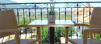 Hotel Defkalion