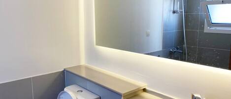 Douche, serviettes fournies