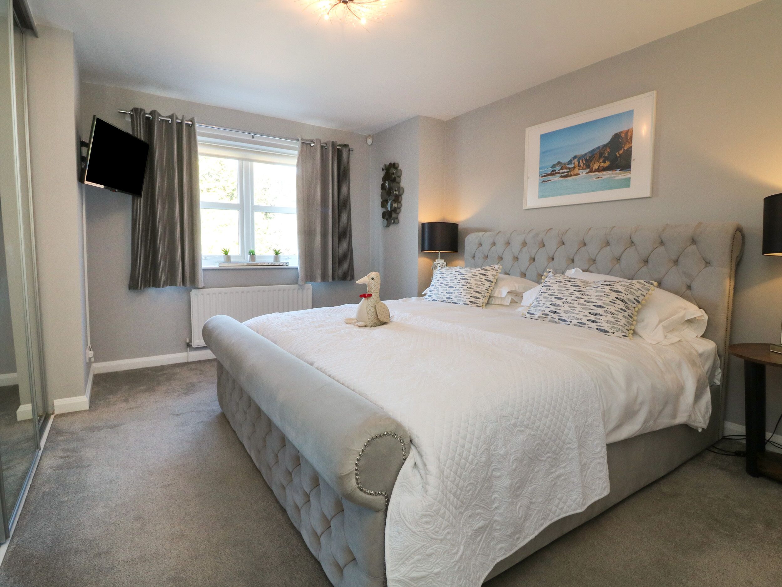 5 habitaciones, decoración personalizada y muebles diferentes 