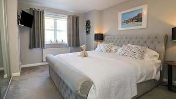 5 bedrooms, individually decorated, individually furnished, free WiFi