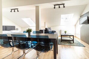 Deluxe-Apartment | Bügeleisen/Bügelbrett, kostenloses WLAN, Bettwäsche