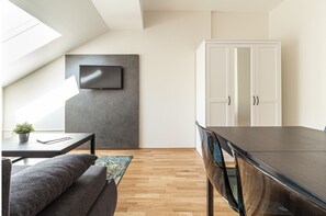 Deluxe-Apartment | Bügeleisen/Bügelbrett, kostenloses WLAN, Bettwäsche