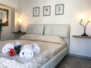 2 bedrooms, iron/ironing board, free WiFi, bed sheets - Apartment in the heart of Tropea, (Tropea)