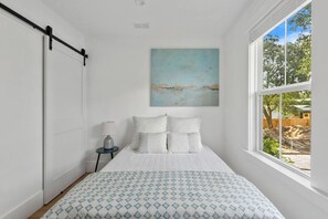 1 dormitorio, tabla de planchar con plancha, wifi
