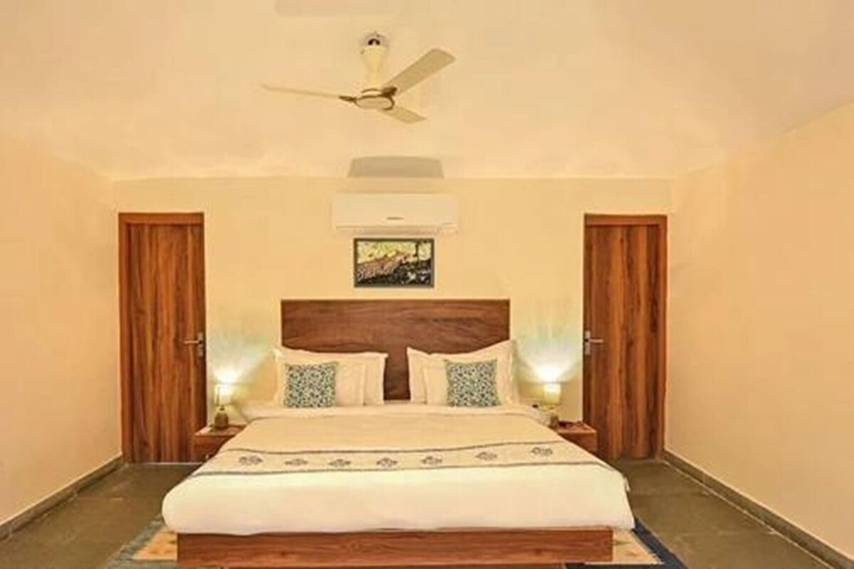 Select Comfort beds, minibar, in-room safe, laptop workspace