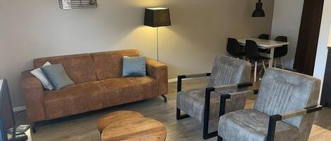 Télévision, lecteur de DVD, chaîne hi-fi