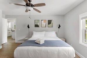 3 bedrooms, desk, iron/ironing board, WiFi