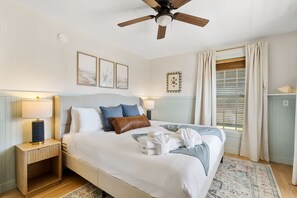 4 bedrooms, desk, iron/ironing board, travel crib
