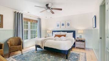 4 bedrooms, desk, iron/ironing board, travel crib