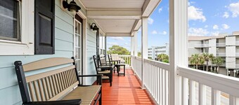 Folly - Large Front Porches - One Block to Beach